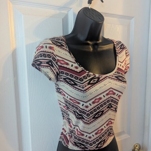 NWT Living doll tee shirt multicolored geometric print - XS - Picture 5 of 6